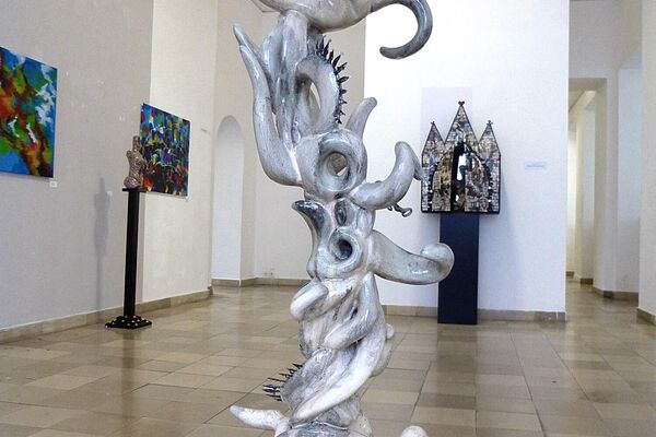 Ehemaliges Museum Ostwall Dortmund, Neunauge - Almut Rybarsch-Tarry // Skulptur Objekt Wandgestaltung Installation