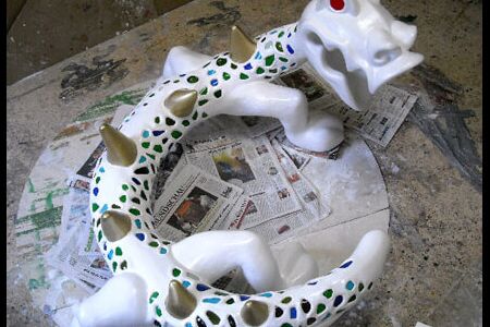 Litfaßdrachen - 80 x 130 cm, fest installiert im Hoeschpark, Dortmund - Almut Rybarsch-Tarry // Skulptur Objekt Wandgestaltung Installation