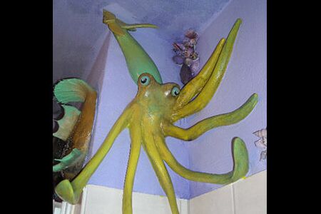 Tiefseebadezimmer - Zement-Kunststoffspachtel, Mixed Media - Almut Rybarsch-Tarry // Skulptur Objekt Wandgestaltung Installation