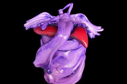 Angels Share - Standard-Urne, bearbeitet mit Modelliermasse, Gouachefarben, Seidentuch und Metallpapier - Almut Rybarsch-Tarry // Skulptur Objekt Wandgestaltung Installation