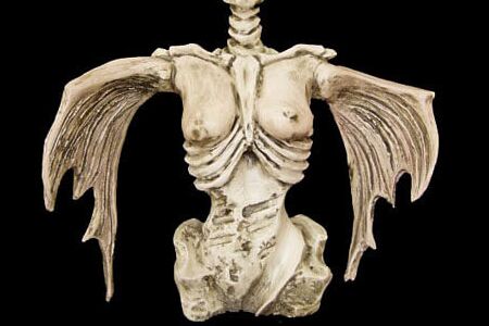 "Die SensenFrau" 41 x 44cm, Gips, Zementspachtel, Metallpapier - Almut Rybarsch-Tarry // Skulptur Objekt Wandgestaltung Installation