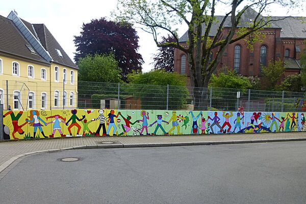 Mauerbemalung an der Jugendfreizeitstätte Lütgendortmund - Almut Rybarsch-Tarry // Skulptur Objekt Wandgestaltung Installation