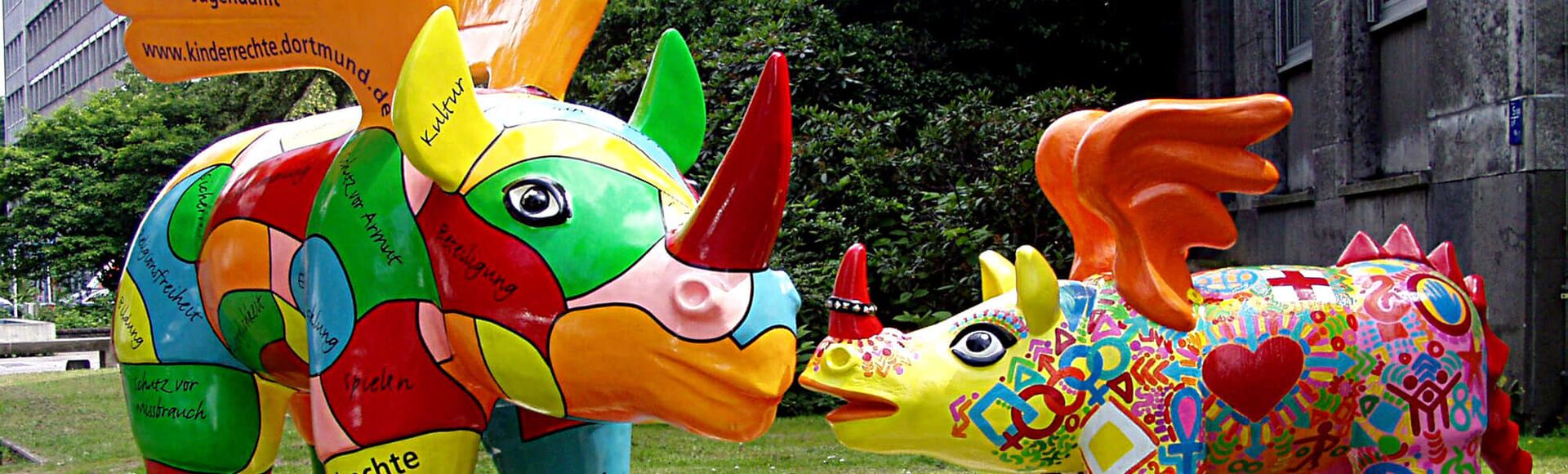 Kunst im öffentlichen Raum - Almut Rybarsch-Tarry // Skulptur Objekt Wandgestaltung Installation