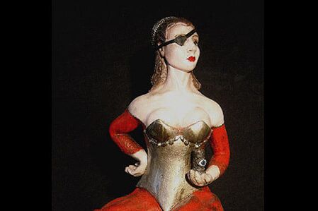 "Die Ritterin" - 65 x 30 cm, Ton, Zementspachtel, Metallfolie - Almut Rybarsch-Tarry // Skulptur Objekt Wandgestaltung Installation