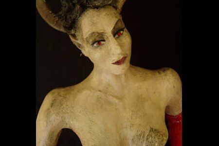 "The Devil Is A Lady" 71 x 35cm, Gips, Zementspachtel, Kristallaugen, Ziegenhörner  - Almut Rybarsch-Tarry // Skulptur Objekt Wandgestaltung Installation