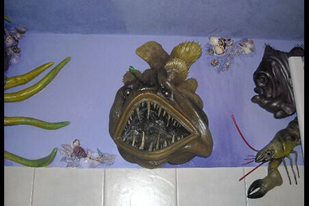 Tiefseebadezimmer - Zement-Kunststoffspachtel, Mixed Media - Almut Rybarsch-Tarry // Skulptur Objekt Wandgestaltung Installation